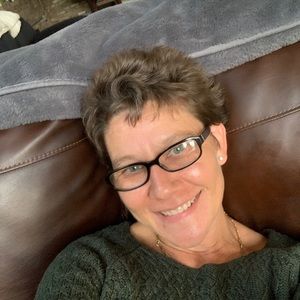 Meet your Posher, Edith